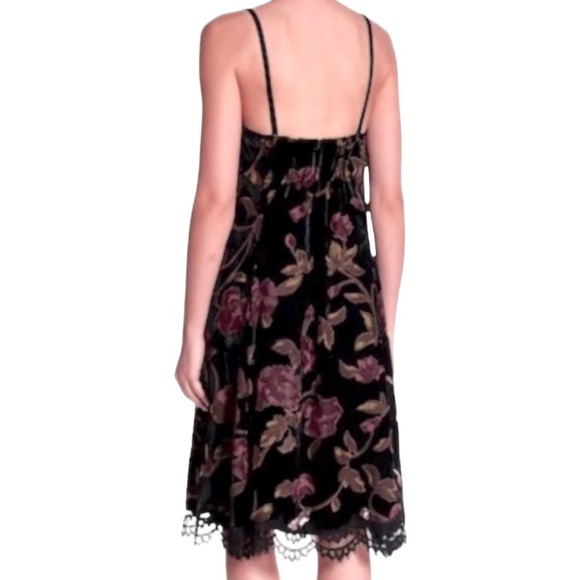 Max Studio Flowers 💐 & Lace Slip Dress Medium Velvet Spaghetti Straps Lace Trim - Picture 6 of 16